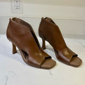 New Vince Camuto Brown Leather Peep Toe Heels
